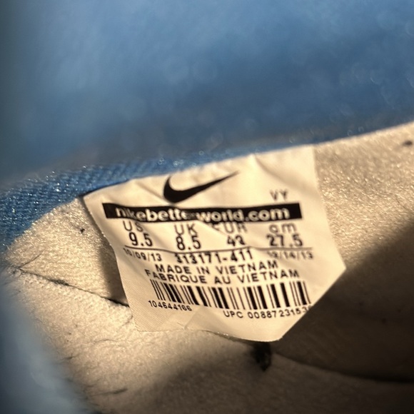 Nike UNC dunks from 2013 — patent leather, size 9.5 men’s - Picture 9 of 9